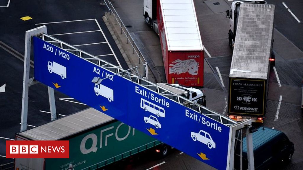 Brexit: Border delays 'could cause fresh food problems'