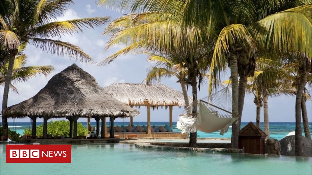 Coronavirus: Branson offers Caribbean island to secure Virgin bailout