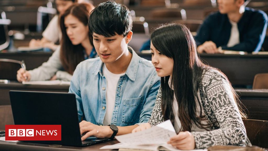 Coronavirus: Universities fear fall in lucrative overseas students